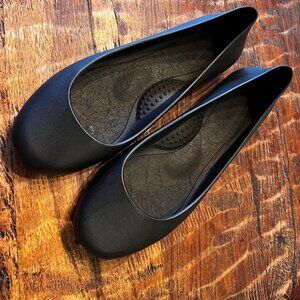 Okabashi Womens Black Ballet Flats Recyclable Slip Resistant Arch Support NWT Sz